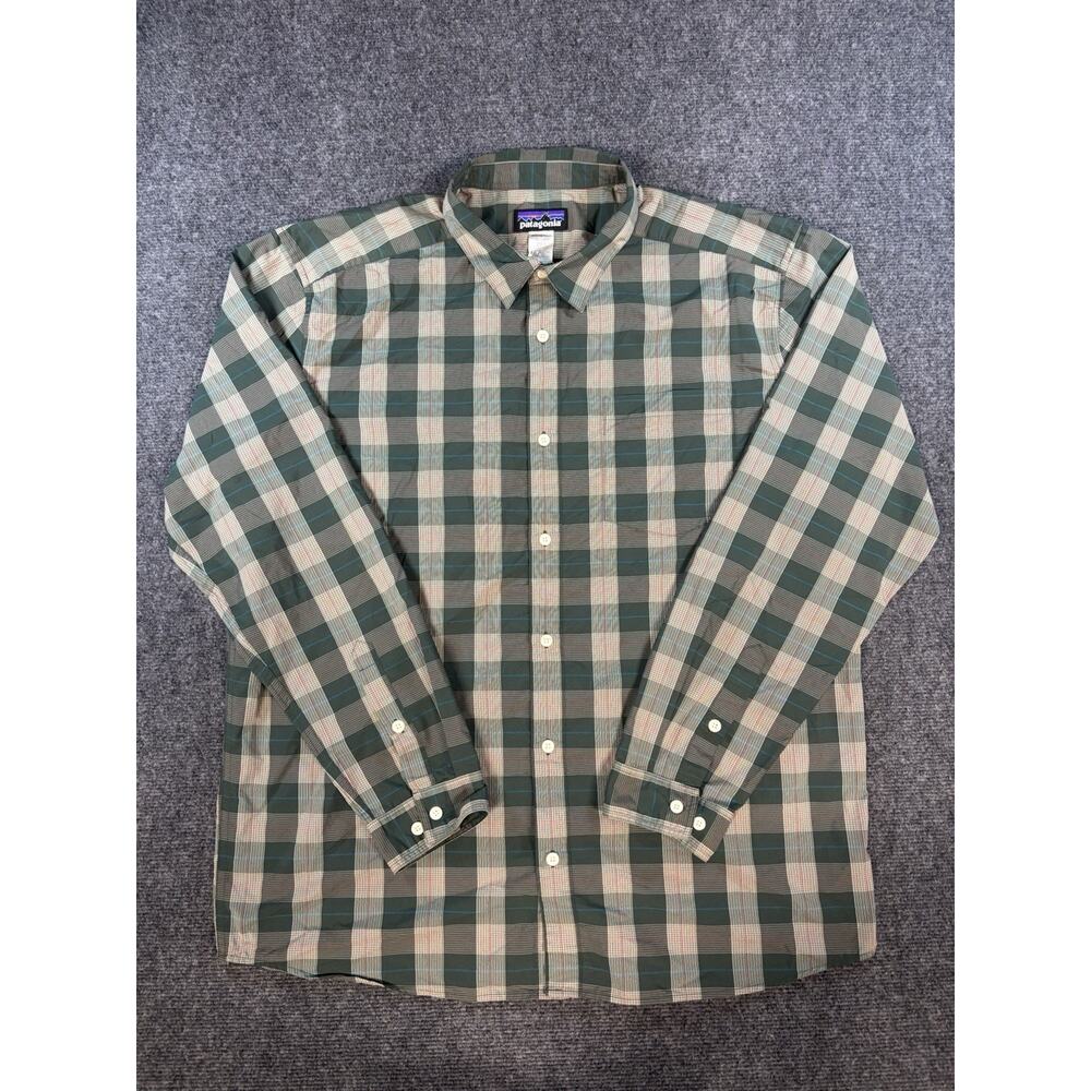 Patagonia Long Sleeve Green Plaid Button Down Men’s Size Extra Large